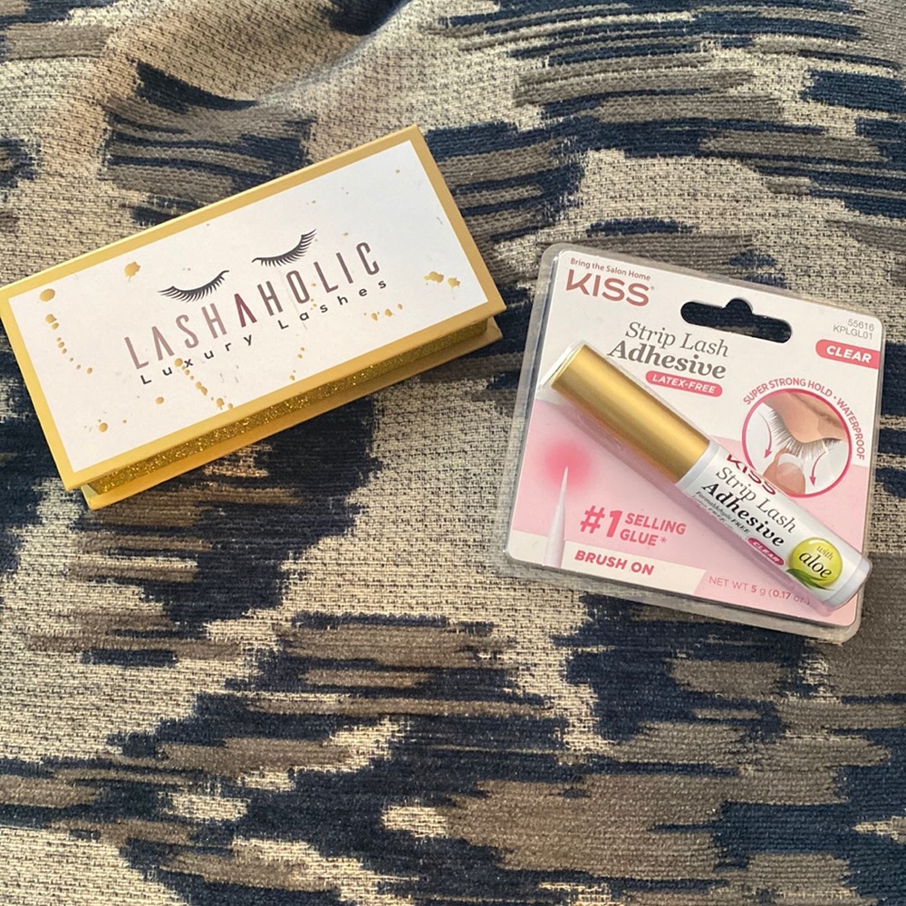 Lashaholic Instaglam Lashes and Glue